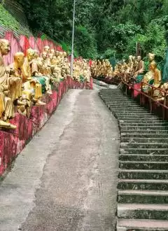 TEN THOUSAND BUDDHAS MONASTERY