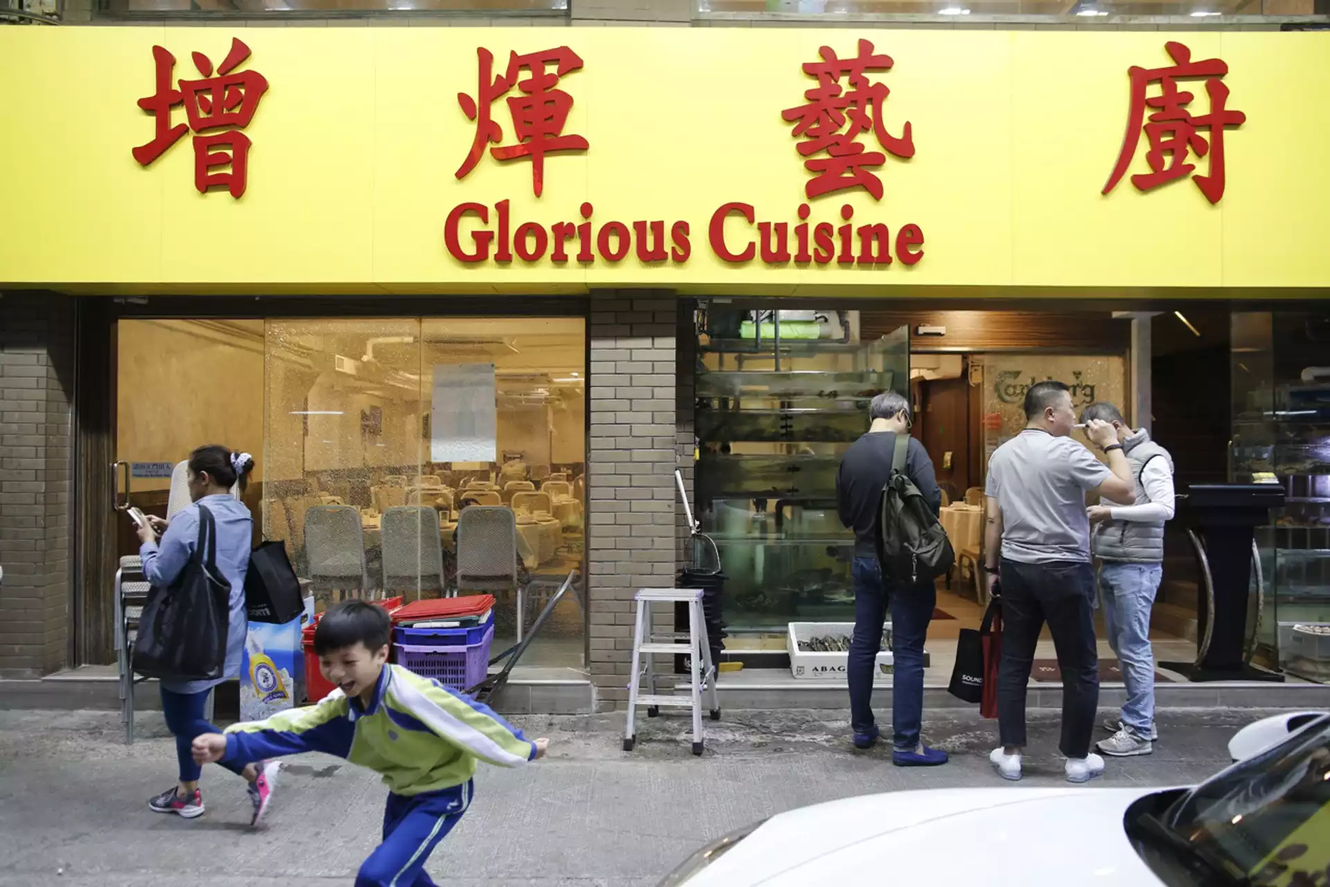 It is one of the three major food stalls in Shek Kip Mei Street