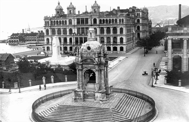 Statue Square in 1920s - Cenotaph is next to it