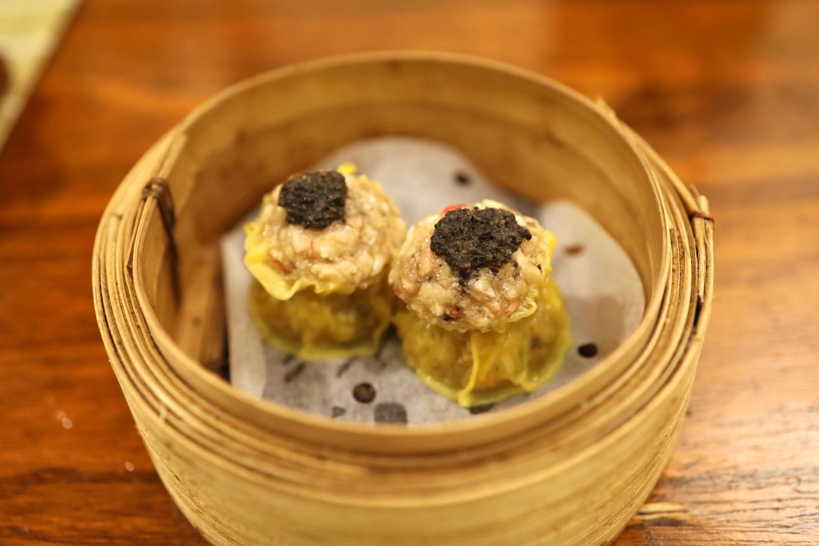 Steamed Truffle Siu Mai (黑松露燒賣)