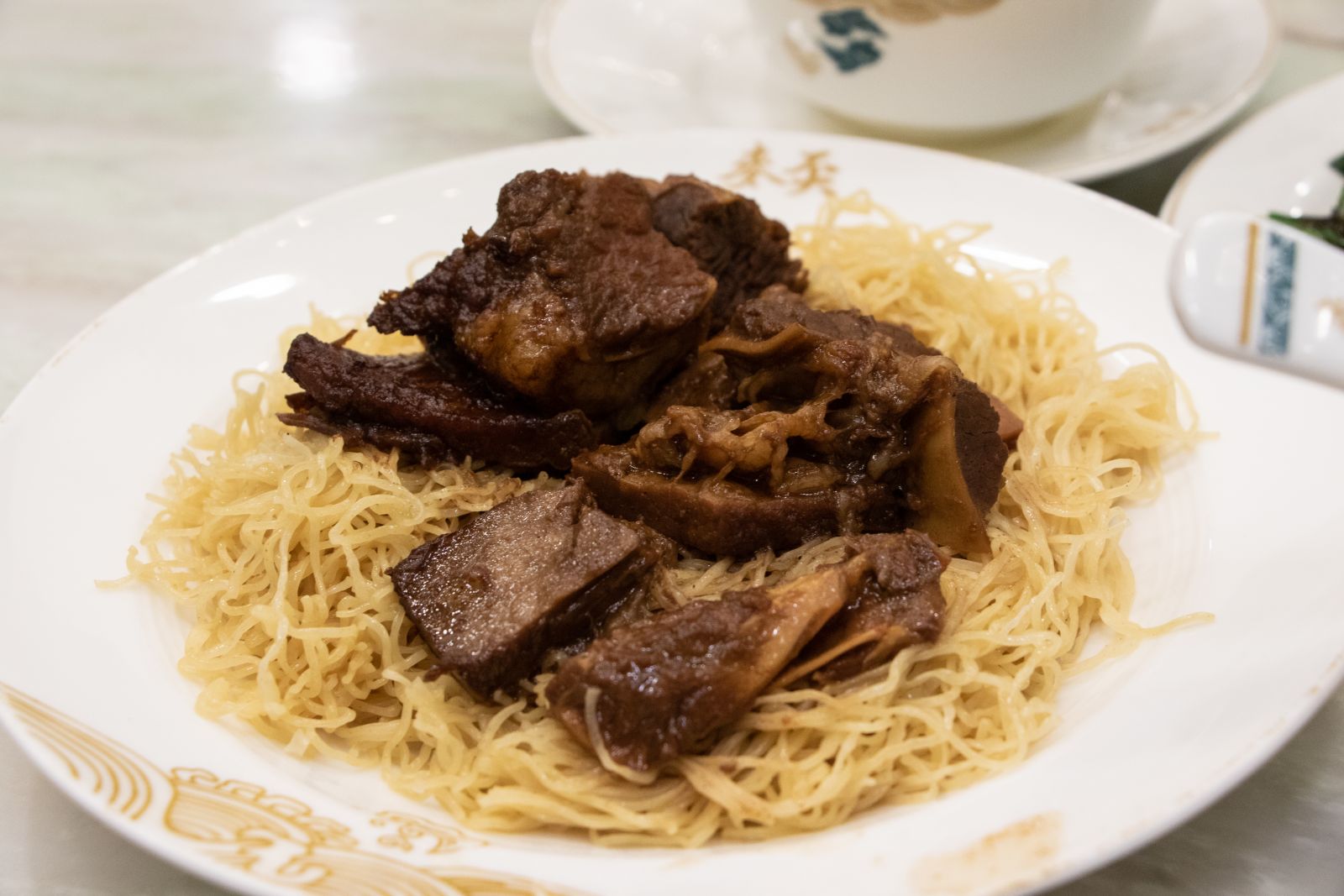 Tossed Noodles with Beef Brisket (牛腩撈麵)