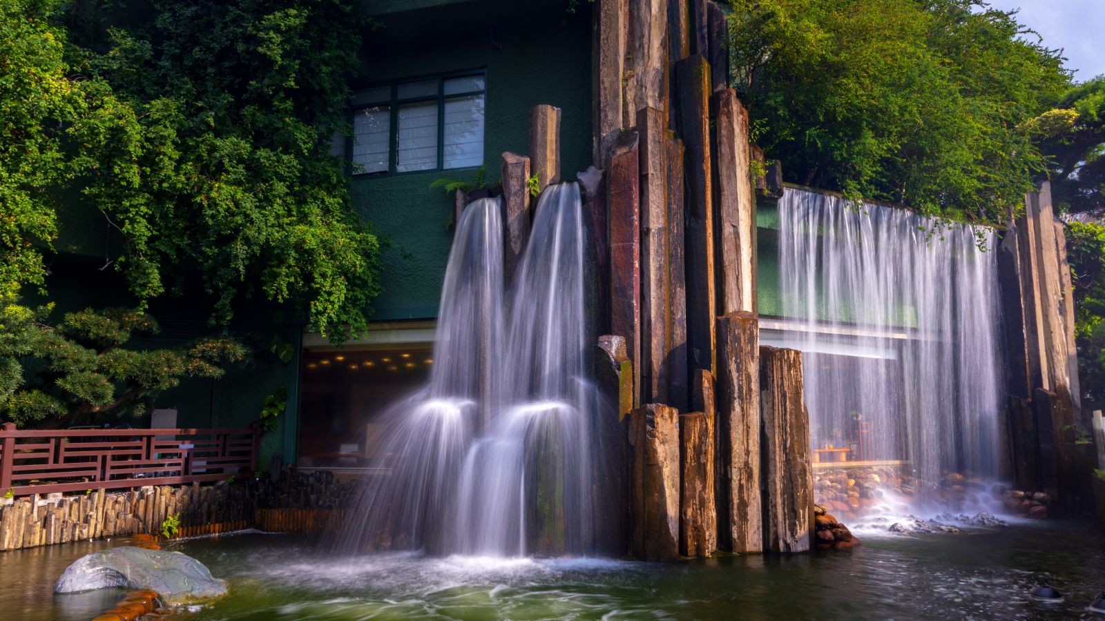 The restaurant behind a waterfall 
