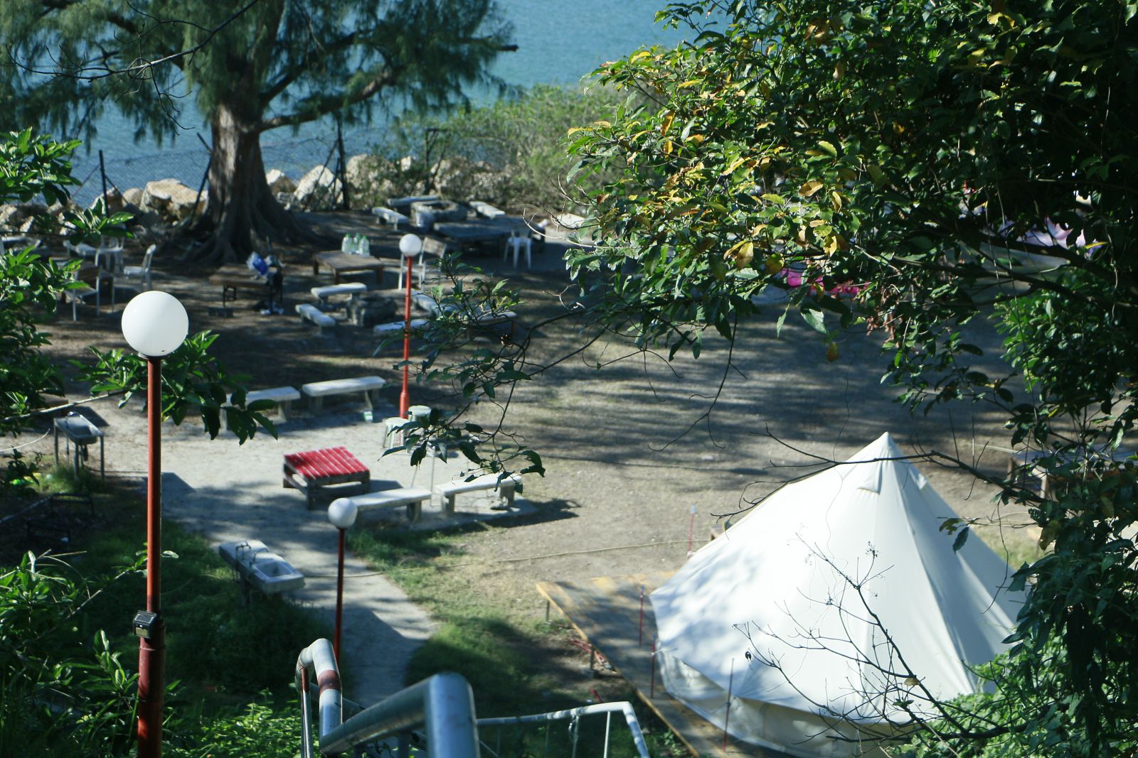 The barbecue area 